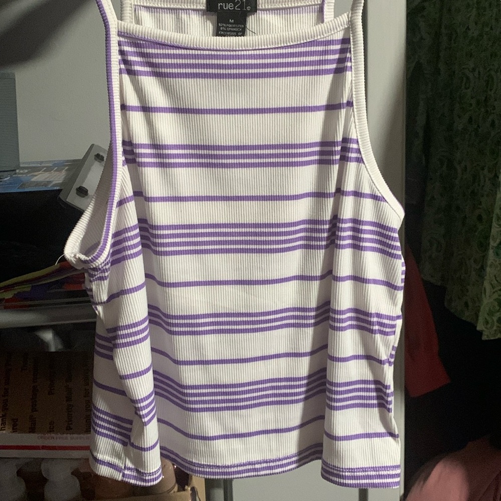 NWOT RUE 21 Crop top